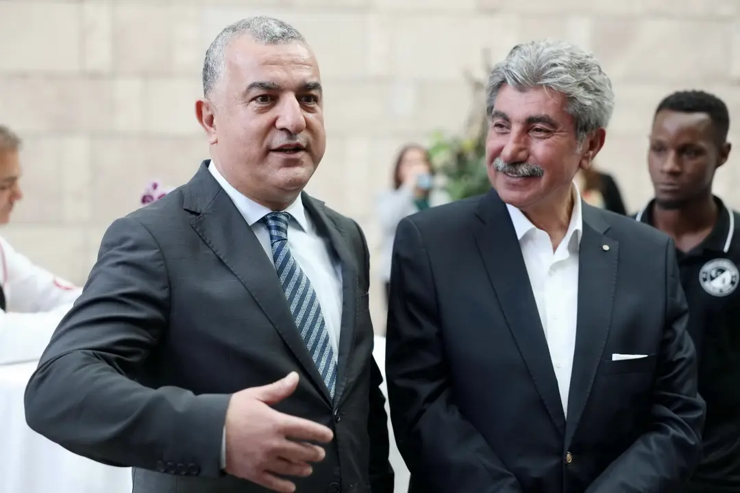 Büyükelçi Ahmet Başar Şen, Şampiyon kadınları kabul etti