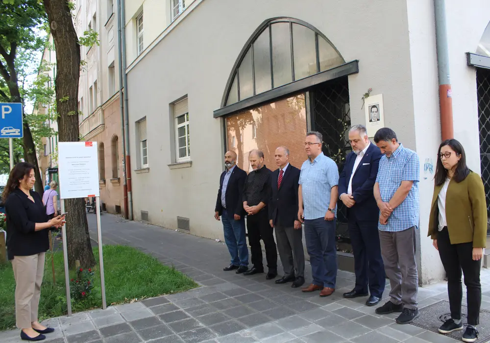 Anma Törenine 4 Artı 5 Katılım