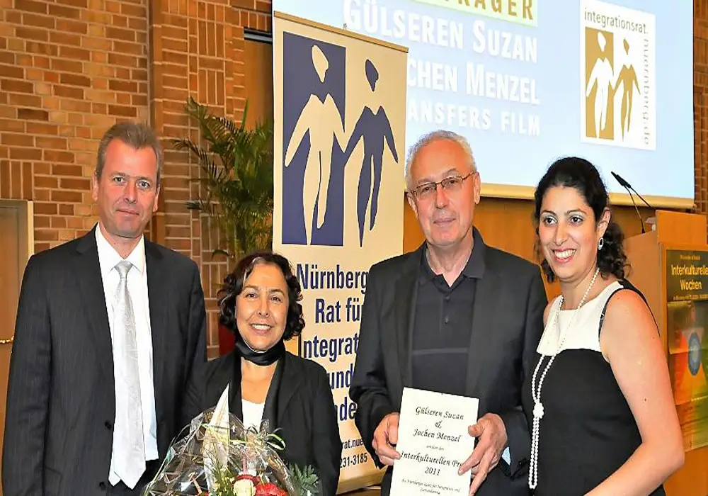 Gülseren Suzan Menzel onur ödüllerine doymuyor