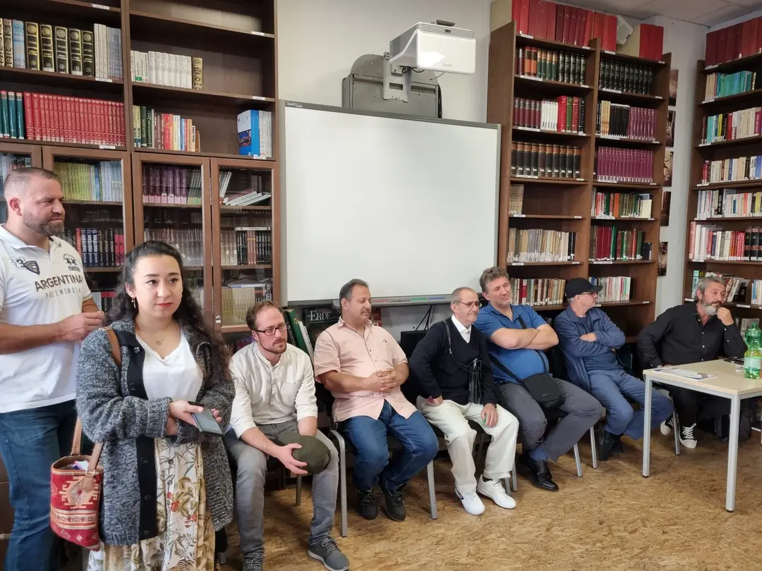 Büyükelçi ŞenTürk Egitim Dernegi`nde bayramlasmaya katıldı