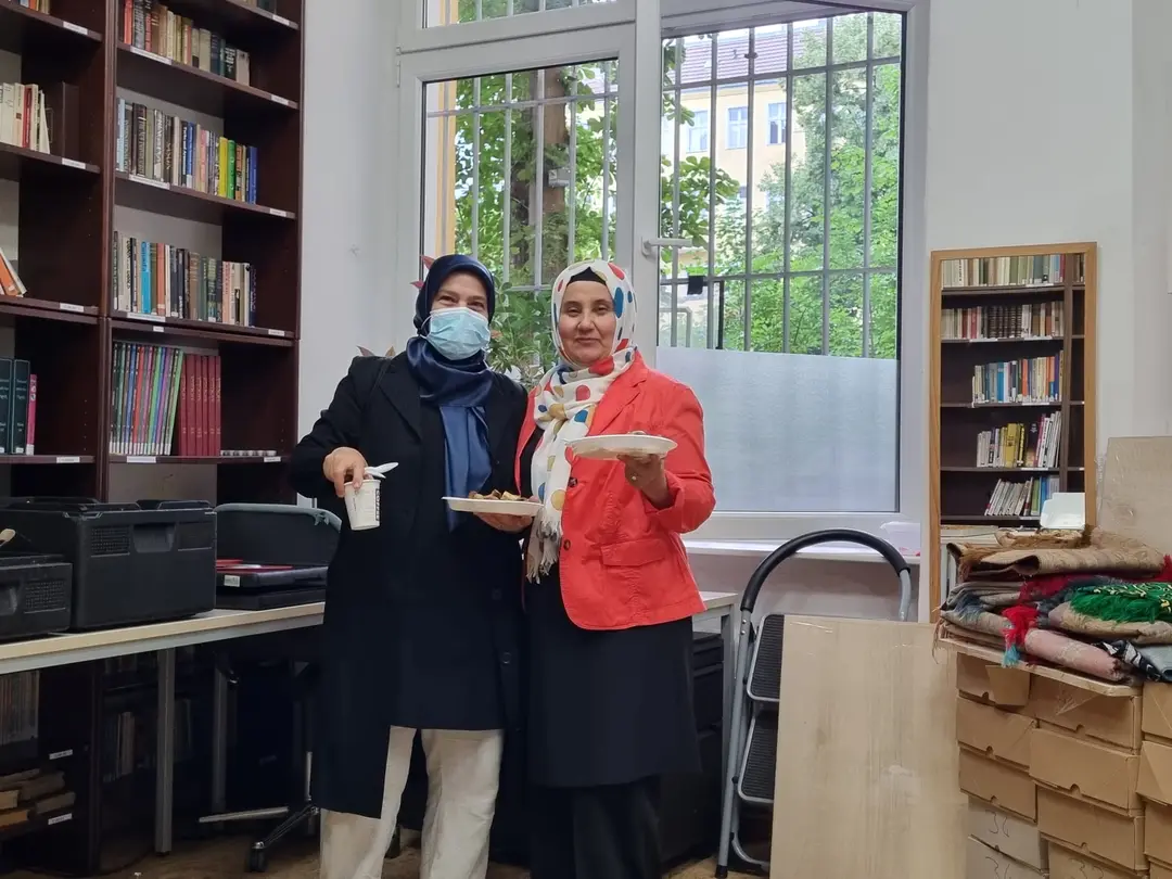 Büyükelçi ŞenTürk Egitim Dernegi`nde bayramlasmaya katıldı