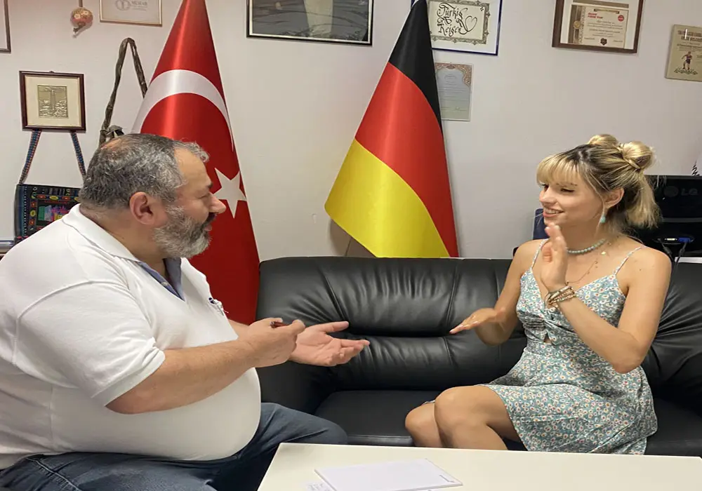 Türkiye hayranı Alman şarkıcı Yasmin, geleceğin yıldız sanatçısı olma yolunda
