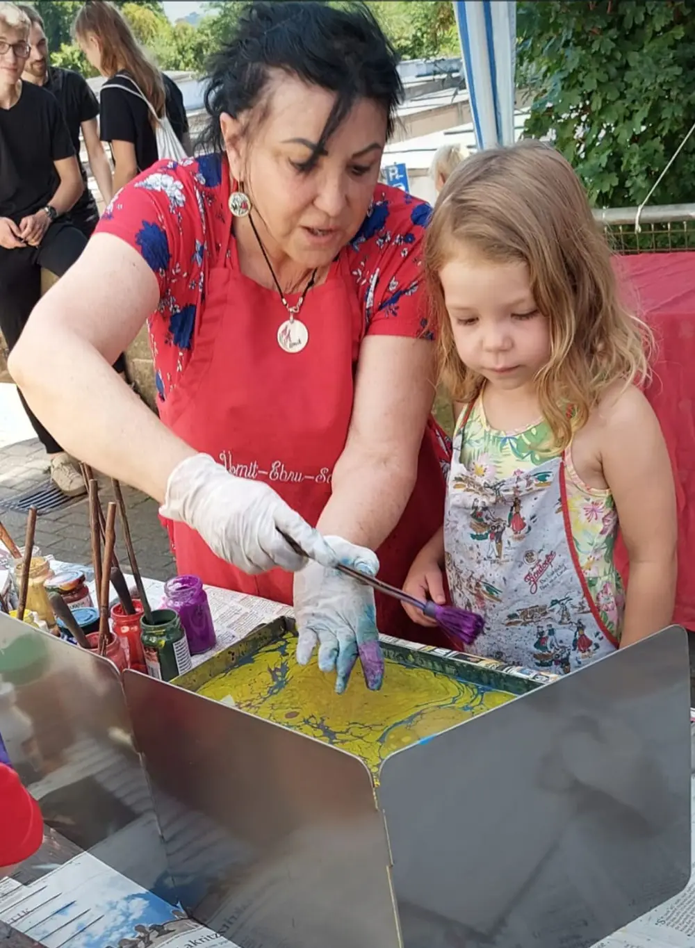 Yaz eğlencesiden Ebru Sanatı tanıtıldı
