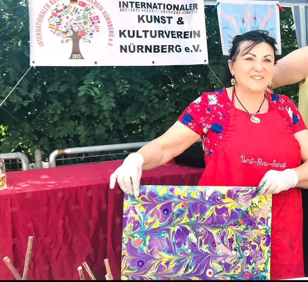 Yaz eğlencesiden Ebru Sanatı tanıtıldı