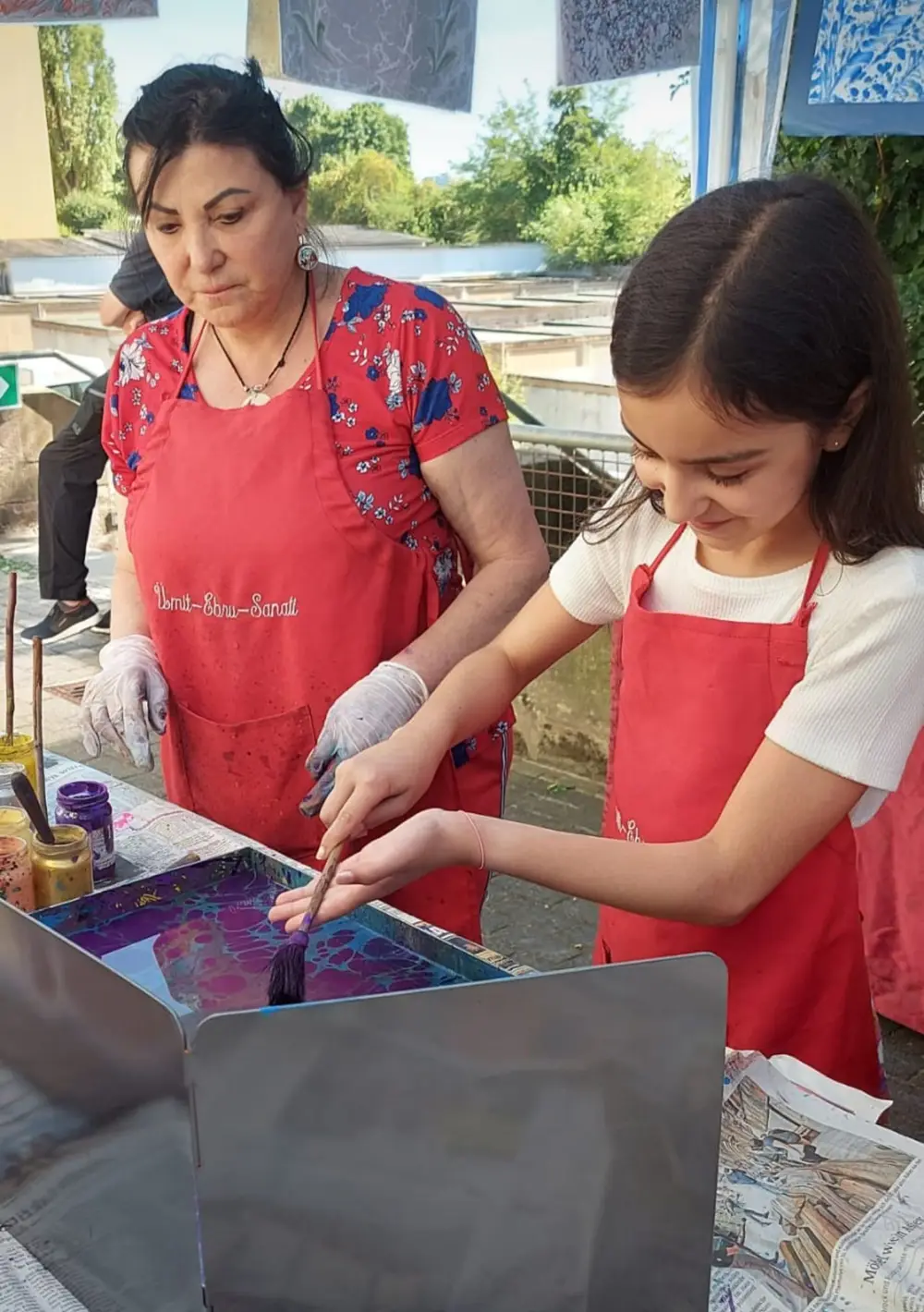 Yaz eğlencesiden Ebru Sanatı tanıtıldı