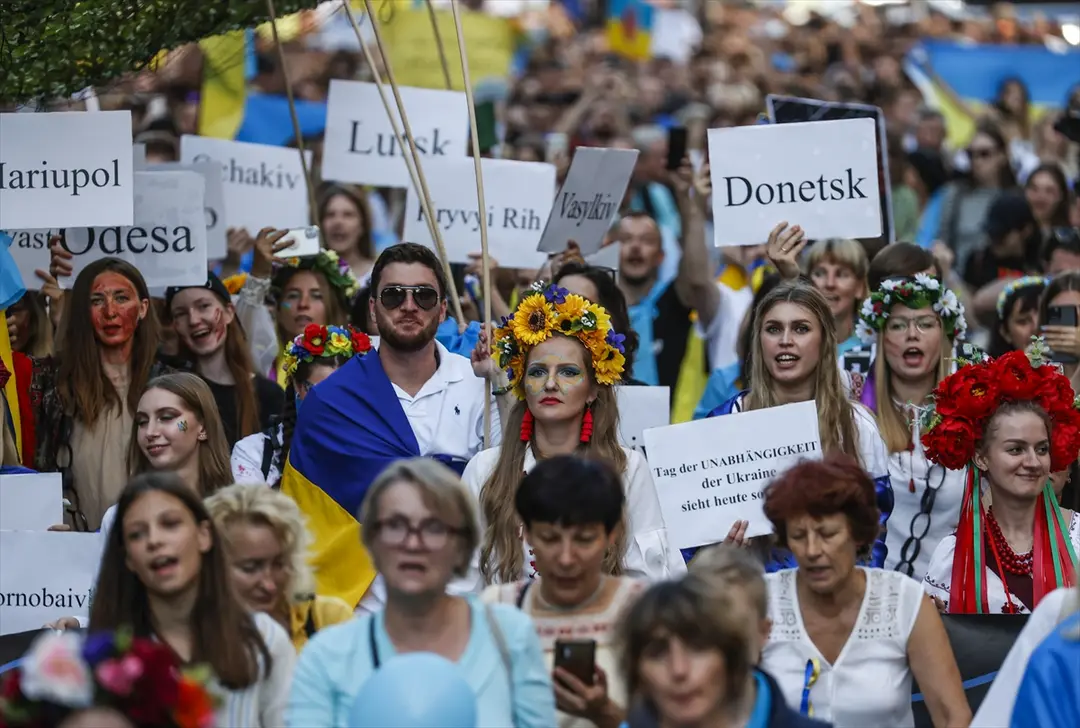 Ukrayna'nın Bağımsızlık Günü dolayısıyla Berlin'de yürüyüş düzenlendi