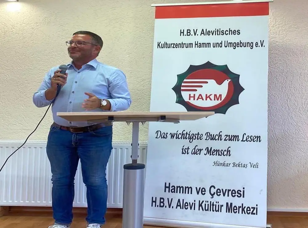 Hamm Cemevinde aşure lokması dağıtıldı