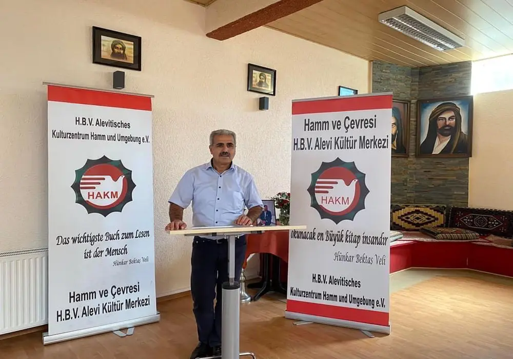 Hamm Cemevinde aşure lokması dağıtıldı