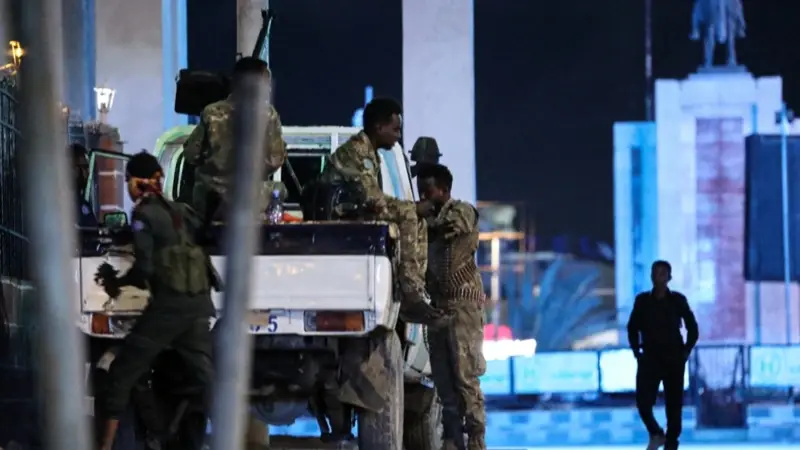 Somali'de Otel Baskını: Can Kaybı ve Rehineler Var