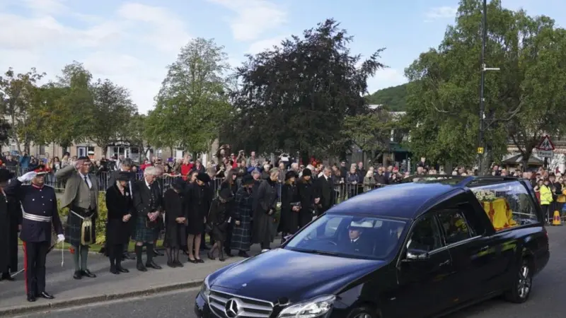 II. Elizabeth’in Naaşı Balmoral Şatosu’ndan Ayrıldı
