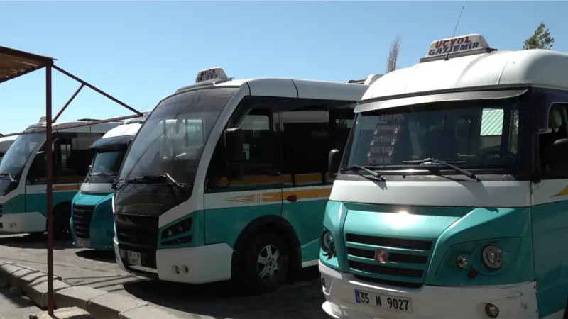 İzmir’de Minibüsçüler Kontak Kapatma Noktasında
