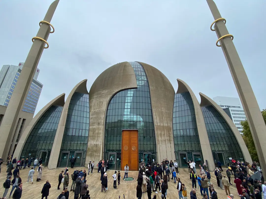 DİTİB Köln Camisi’nde ilk kez hoparlörden "cuma ezanı" okundu