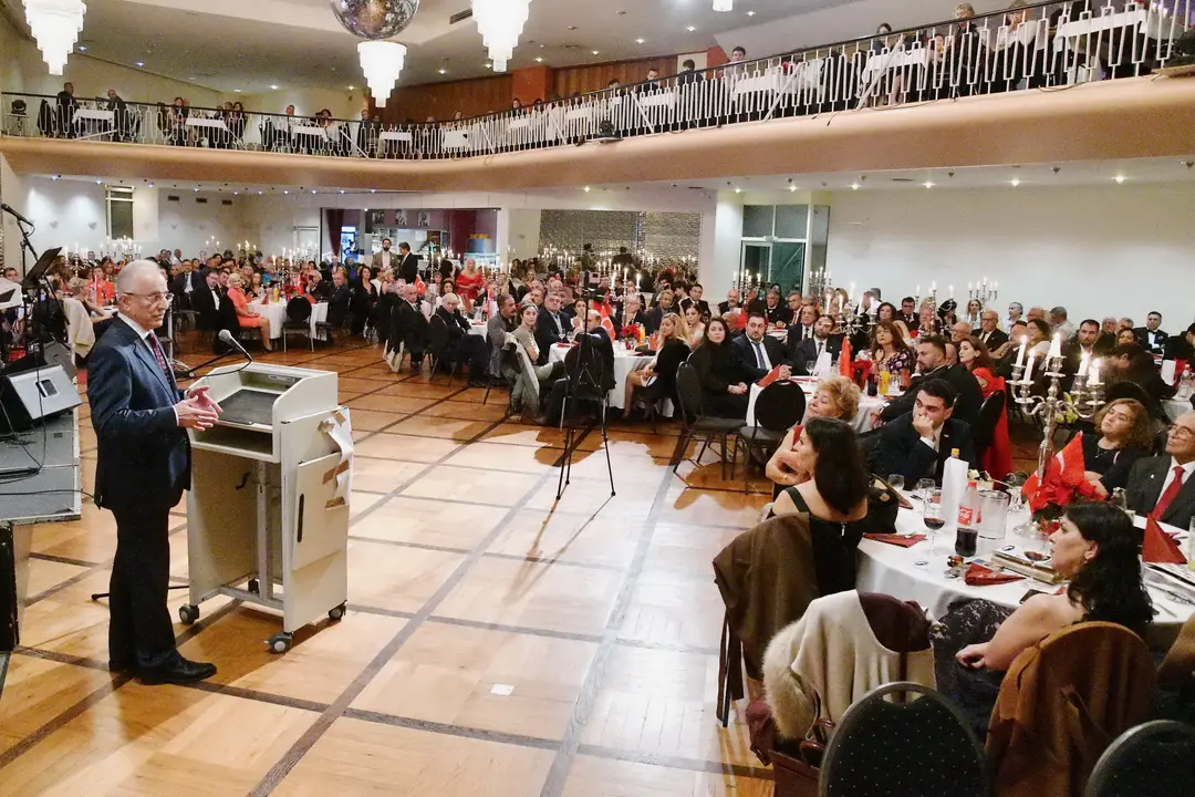 CHP Berlin Cumhuriyet Balosu Muhteşemdi