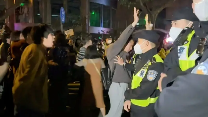 Çin’deki Protestolarda “Xi İstifa” Sloganları
