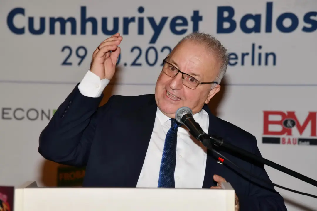 CHP Berlin Cumhuriyet Balosu Muhteşemdi
