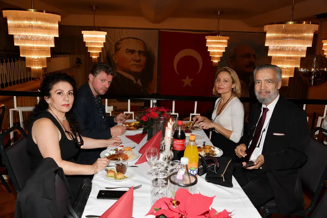 CHP Berlin Cumhuriyet Balosu Muhteşemdi