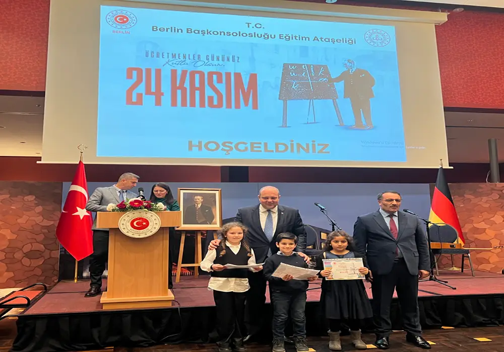 Berlin`de "24 Kasım Öğretmenler Günü" kutlandı