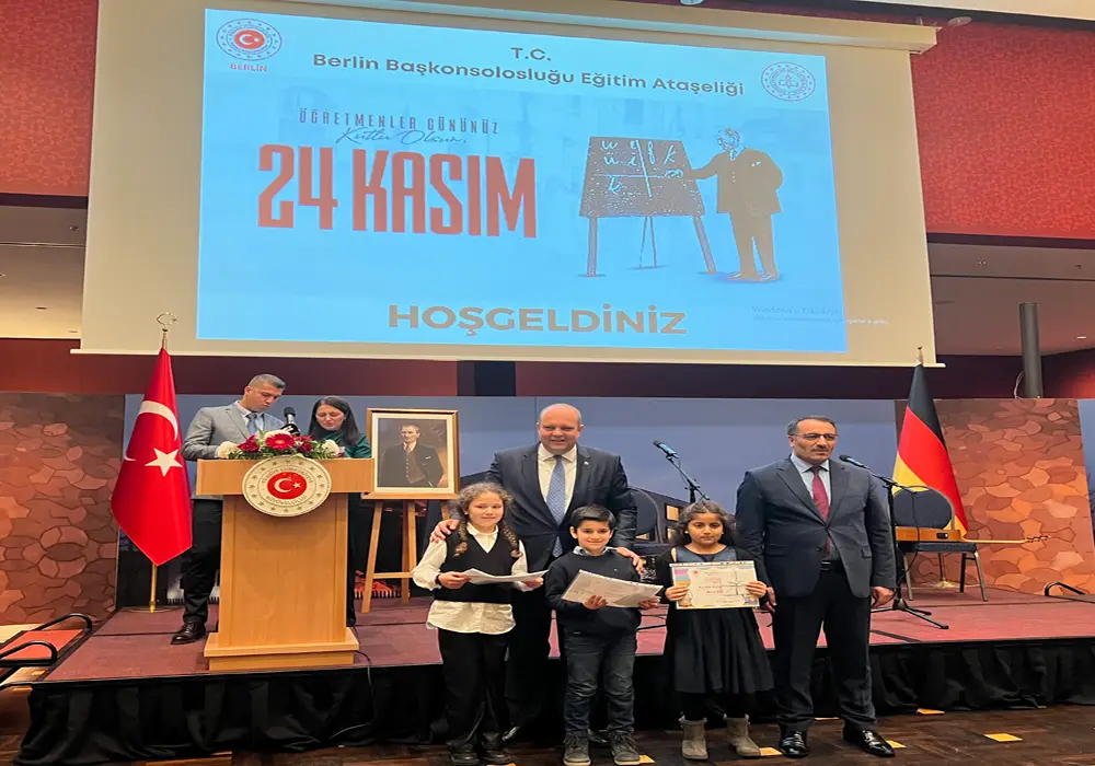 Berlin`de "24 Kasım Öğretmenler Günü" kutlandı