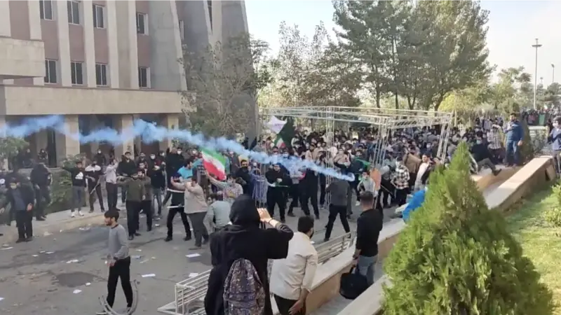 İran'da Bin Kişi Hakkında İddianame