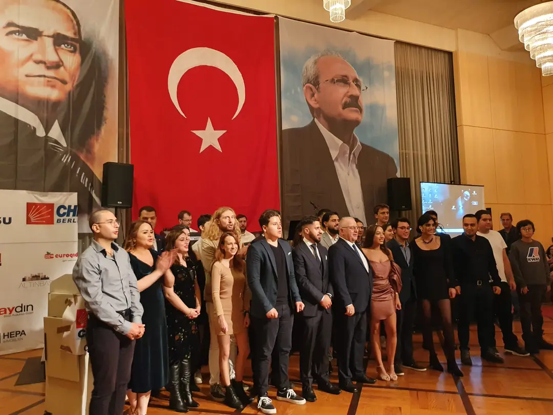 CHP Berlin Cumhuriyet Balosu Muhteşemdi