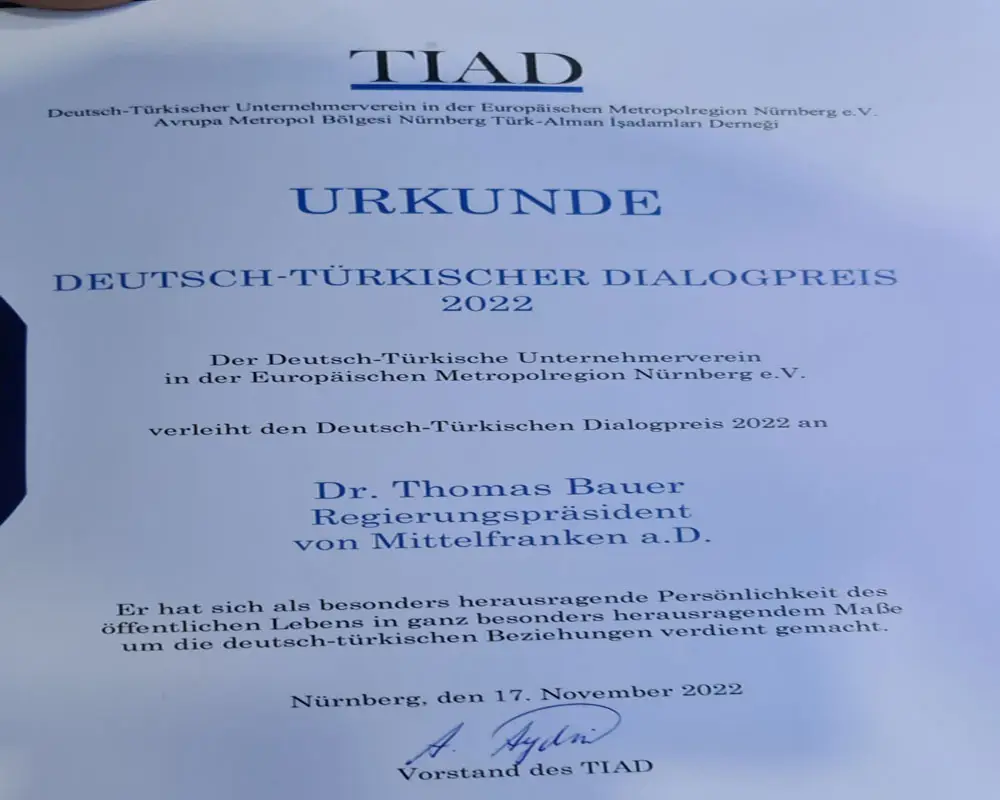 Alman Vali Bauer‘e TİAD Türk-Alman Diyalog Ödülü