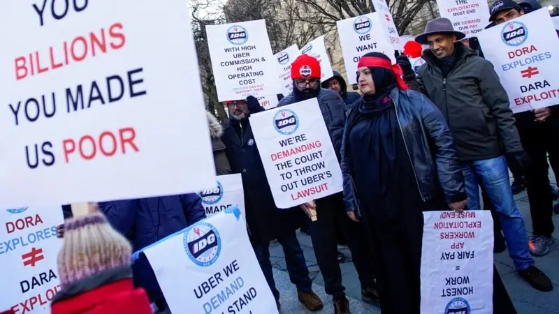 New York’ta Uber Sürücülerinden Zam İptalini Protesto