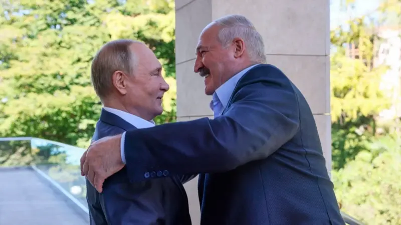 Rusya Ukrayna'nın Altyapısını Hedef Alan Saldırılarını Sürdürürken Putin Belarus Yolcusu