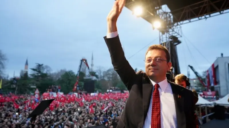 "Ülkeyi Yönetenlerin Sizinle Ne Derdi Var?"