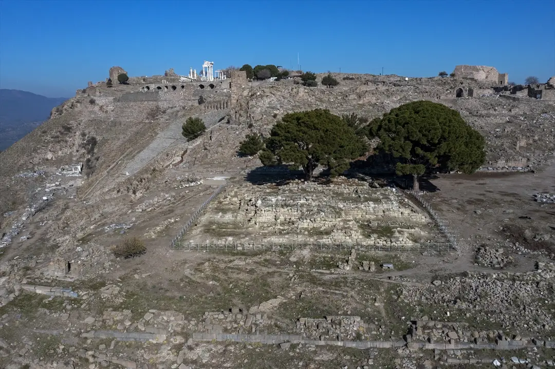 Alman müsteşarın Bergama Sunağı çağrısı için "vicdanın sesi" yorumu
