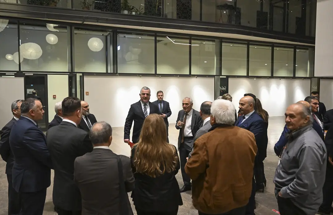 Türk gazeteciler Berlin Büyükelçiliği'nde buluştu