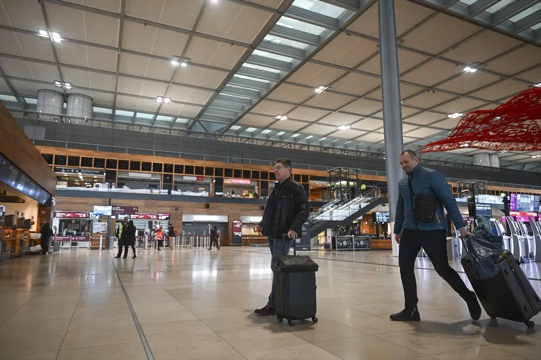 Berlin’de grev nedeniyle uçuşlar iptal oldu
