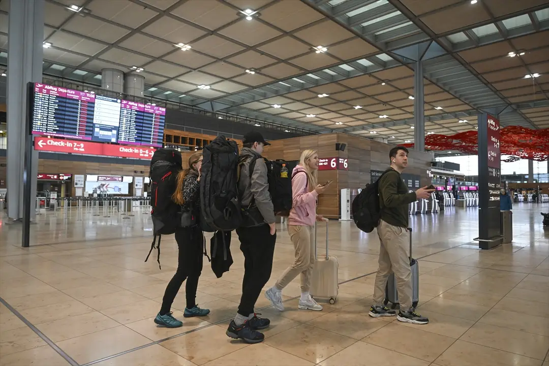 Berlin’de grev nedeniyle uçuşlar iptal oldu