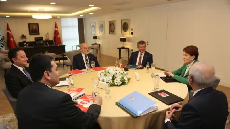 Altılı Masa'da Ortak Aday ve Referandum Belirsizliği