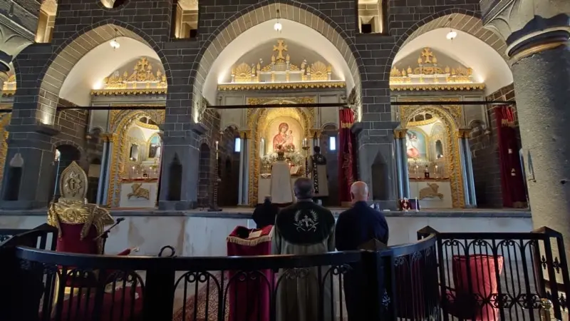 Diyarbakır Ermenileri Yedi Yıl Sonra Kilisede Noel Kutladı