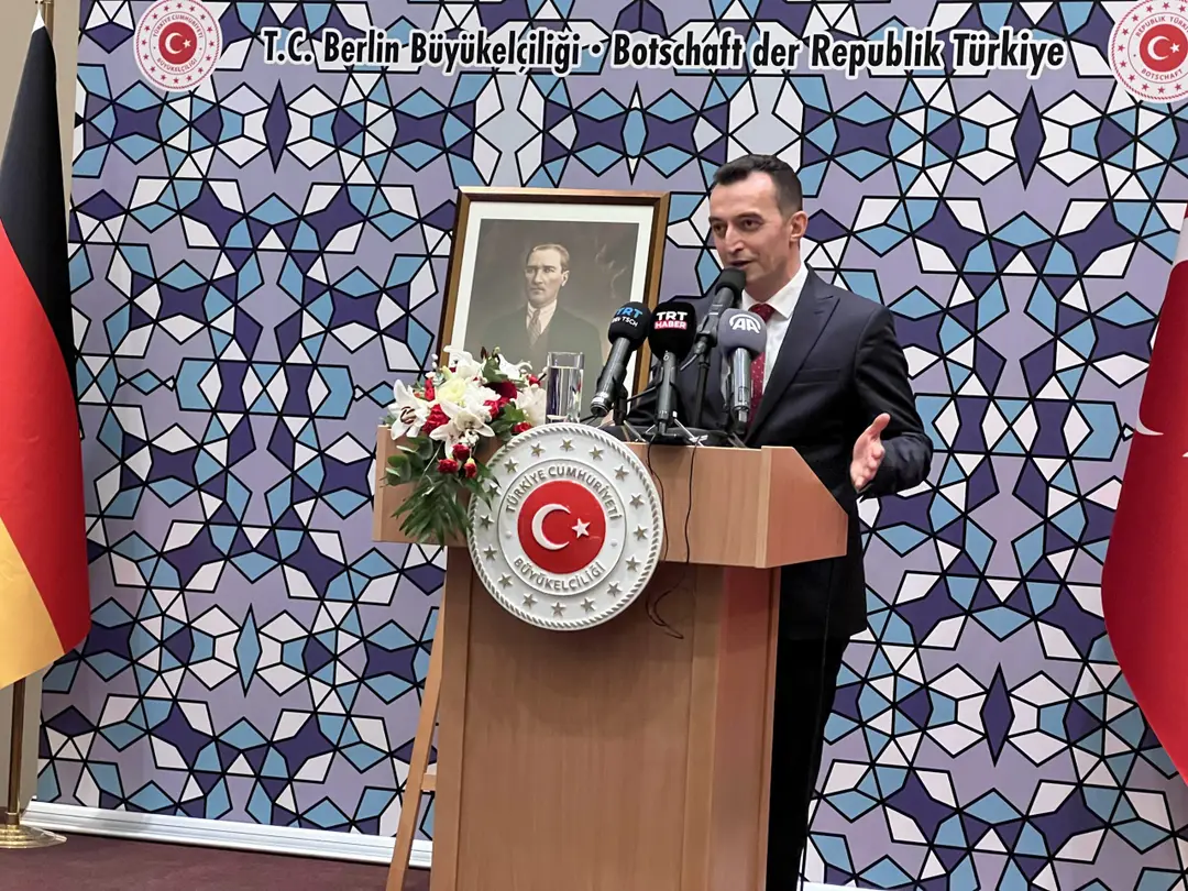 Türk gazeteciler Berlin Büyükelçiliği'nde buluştu