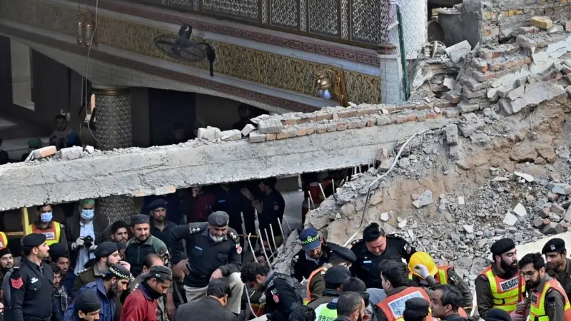 Pakistan'da Cami Saldırısında 47 Ölü