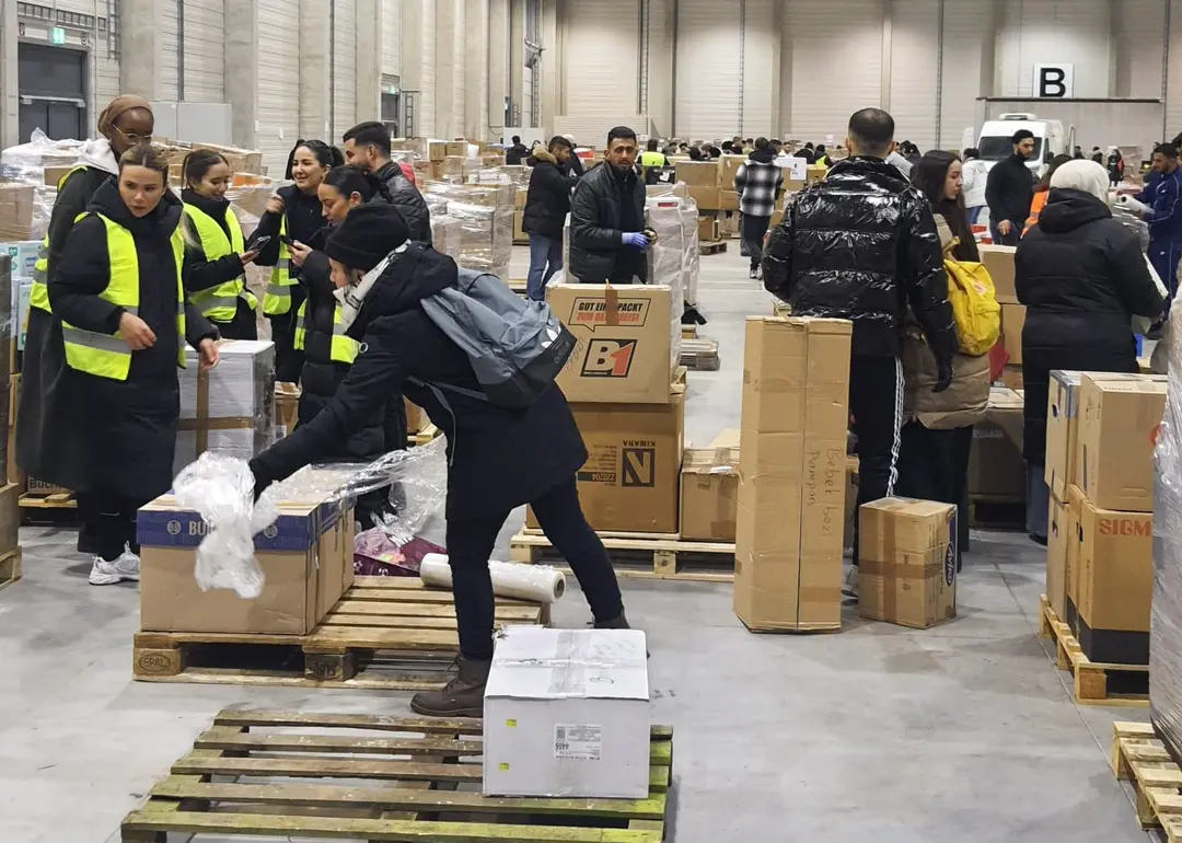 Berlin'den deprem bölgesine aralıksız yardım