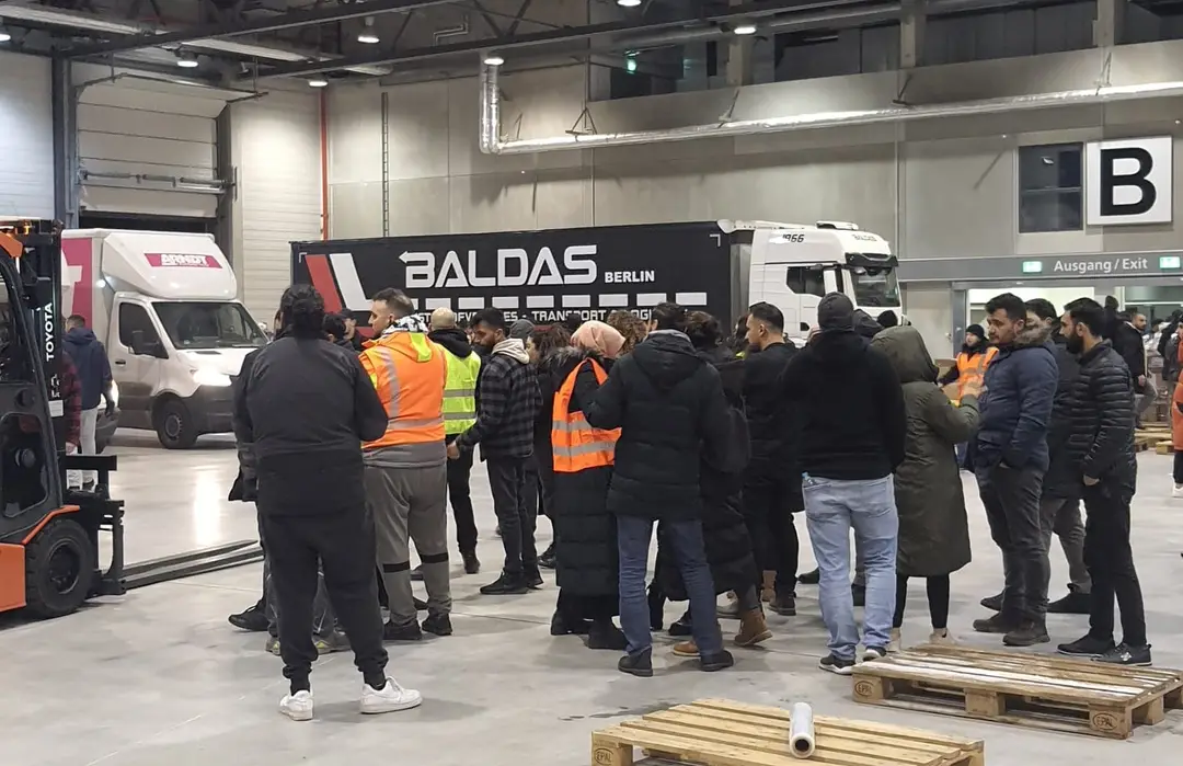 Berlin'den deprem bölgesine aralıksız yardım