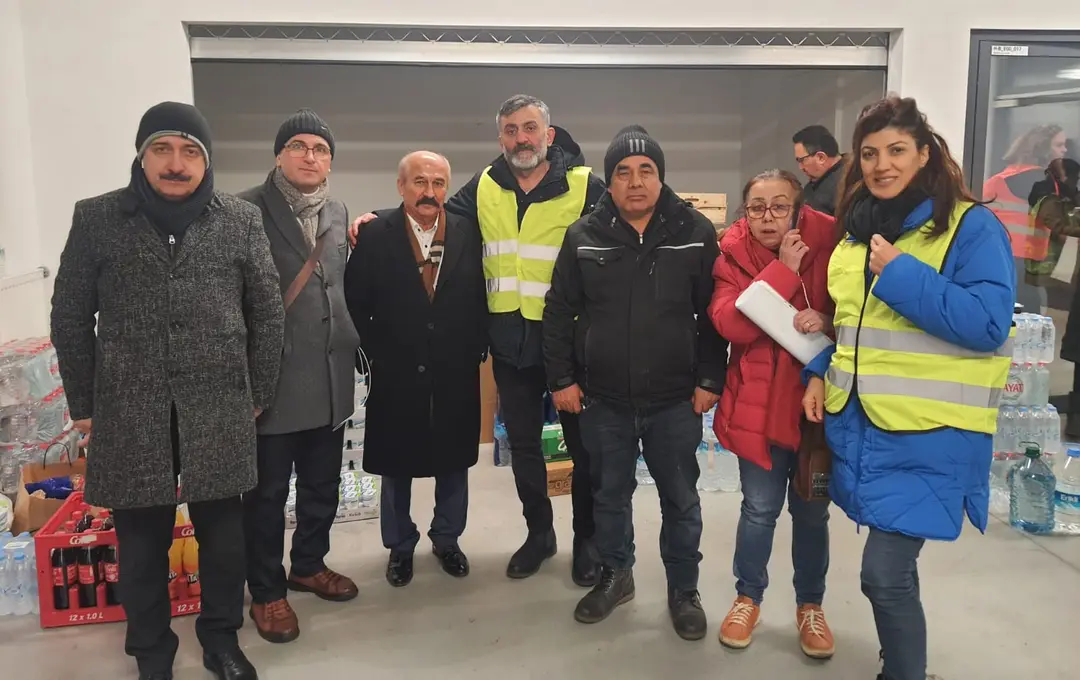 Berlin'den deprem bölgesine aralıksız yardım