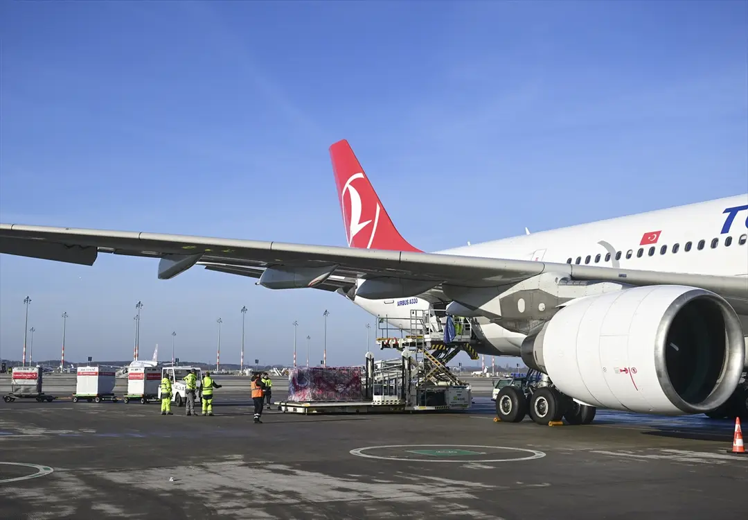 Berlin'den deprem bölgesine aralıksız yardım