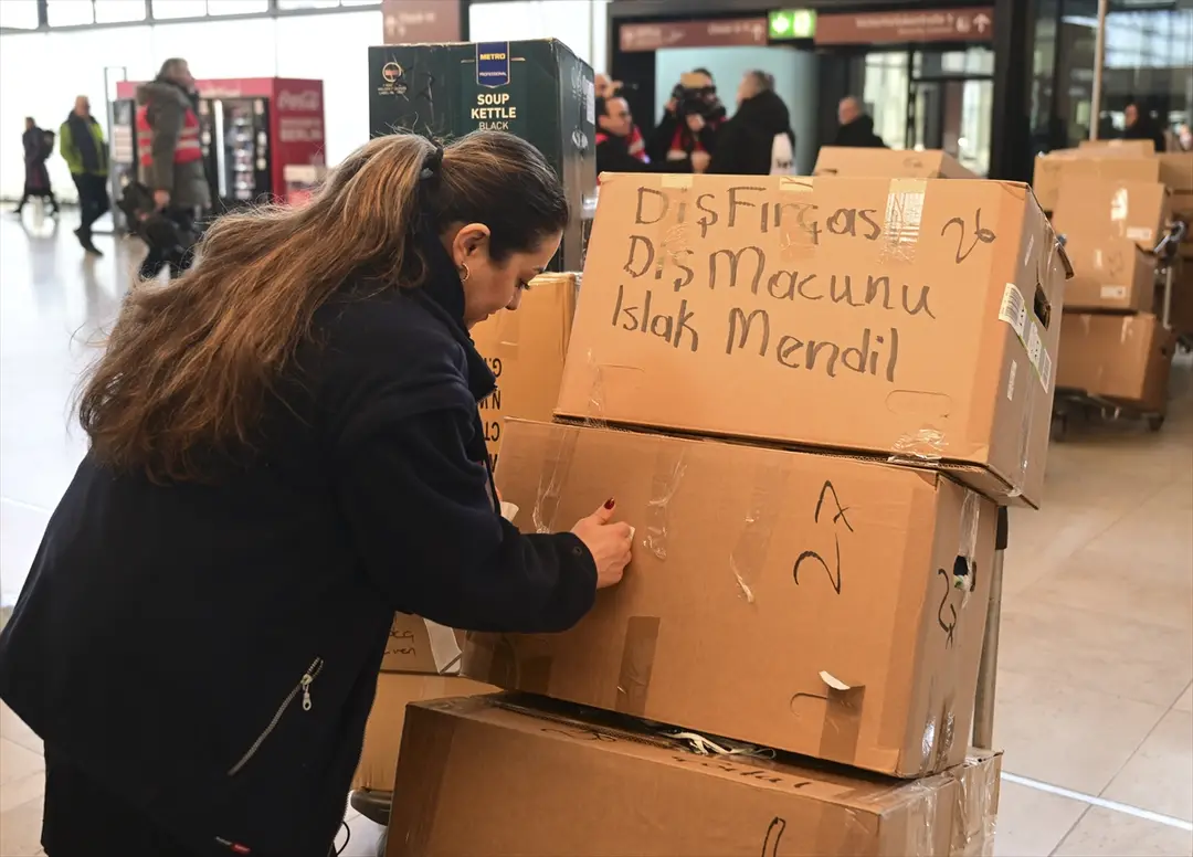 Berlin'den deprem bölgesine aralıksız yardım