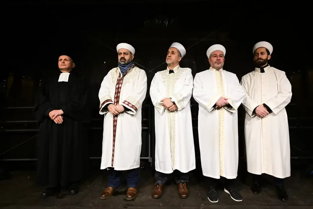 Berlin'de kent meydanında Türkiye için dua edildi