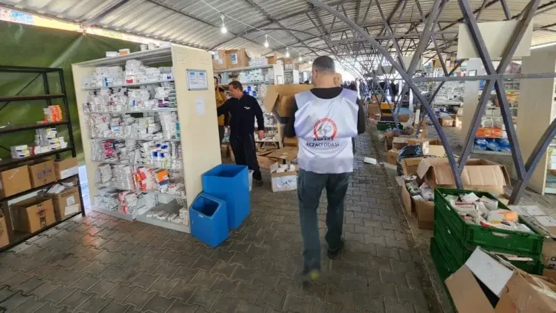 Depremzede Eczacılar Sahada Görevdeydi