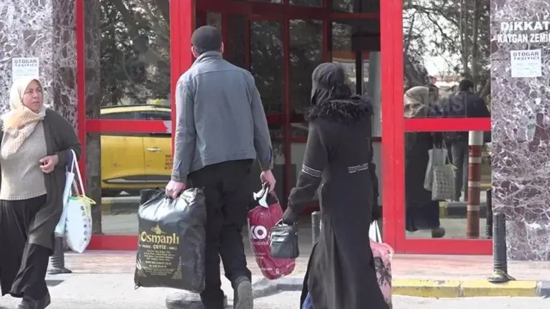 Depremzede Yabancılardan ‘Yol İzin Belgesi’ İstenmeyecek