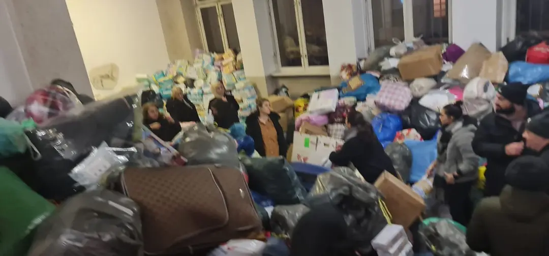 Berlin'den deprem bölgesine aralıksız yardım
