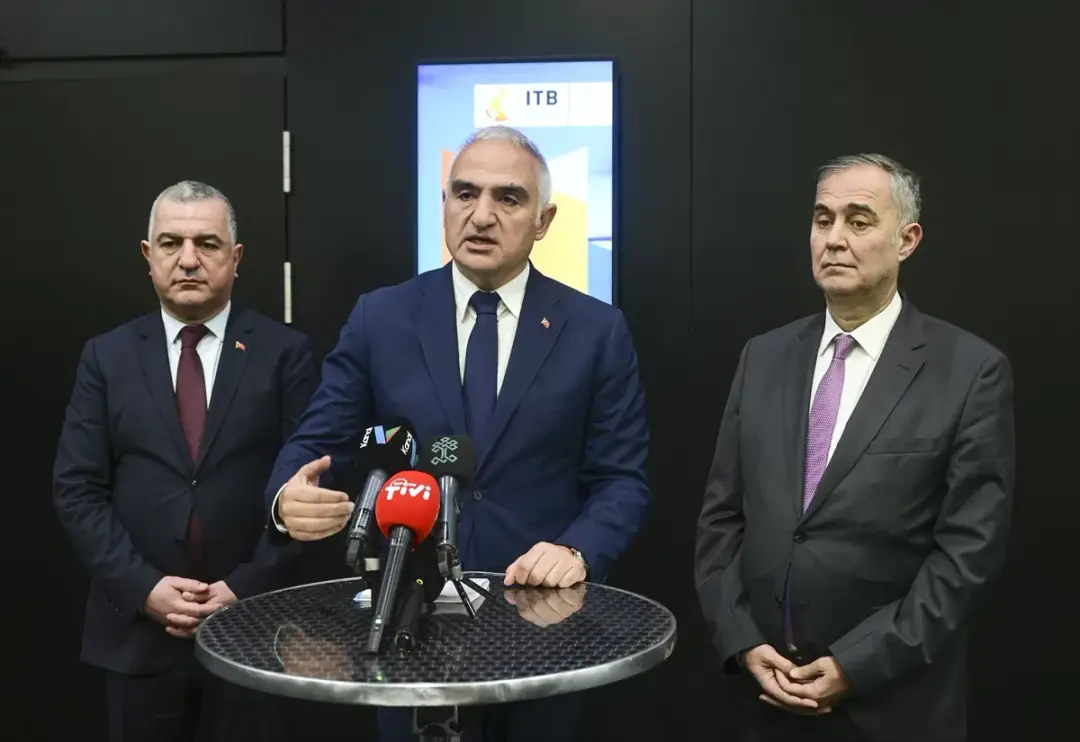 Bakan Ersoy, Berlin'de 54. Uluslararası Turizm Borsası Fuarı'na katıldı