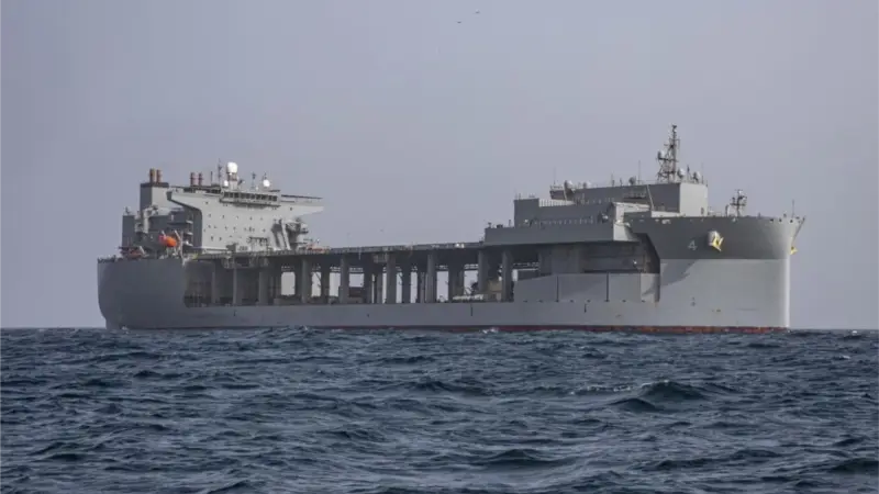 ABD Gemisi Mersin Limanı’na Yardım Malzemesi Bıraktı