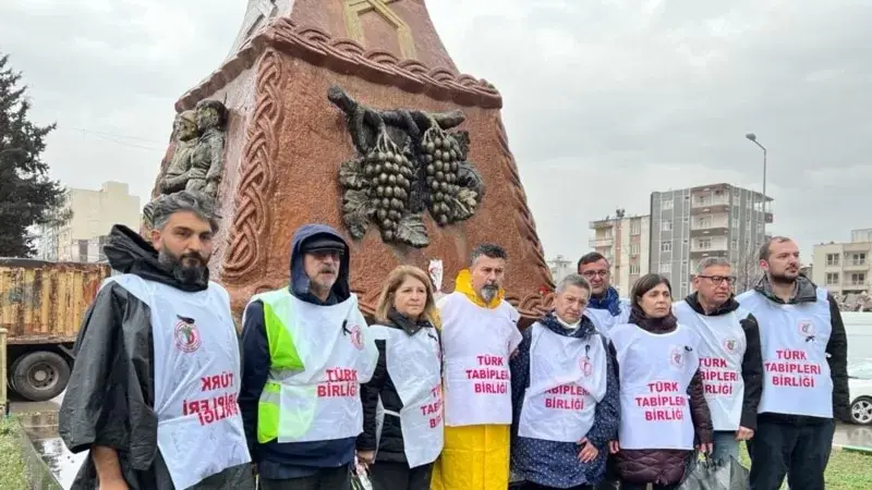 Deprem Bölgesinde Buruk Tıp Bayramı