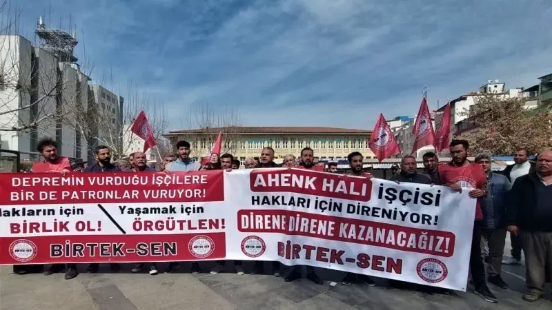 Depremde Mağdur Olan Fabrika İşçilerinden Protesto