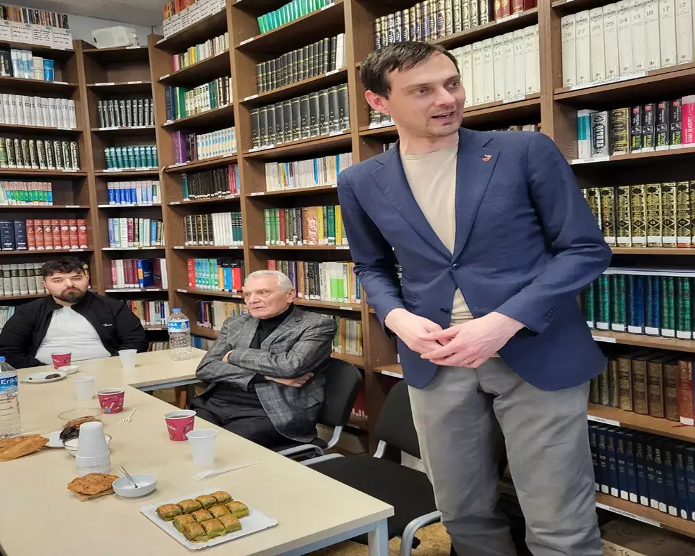 Neukölln Belediye Başkanı ile Türk Eğitim Derneği'nde İftar